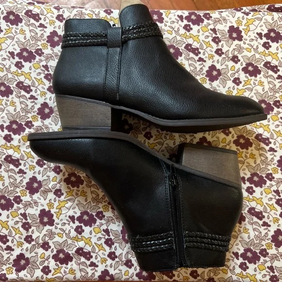 STYLE & COMPANY Womens Black Almond Toe Block Heel Slip On Booties 9.5 M - Picture 3 of 8